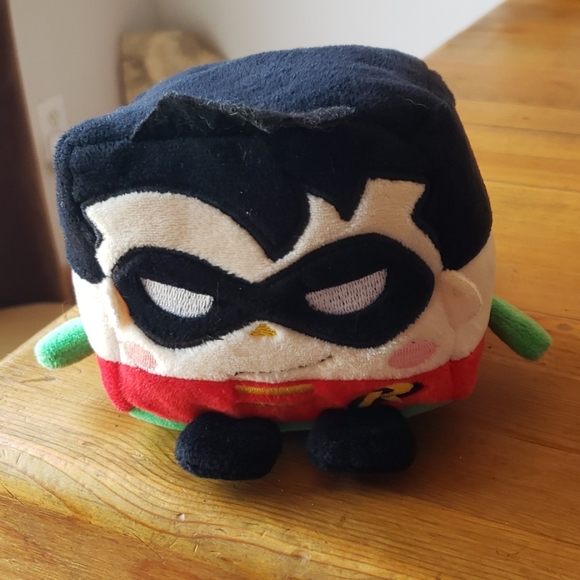 Cube Plush Robin 4x4" EUC - Picture 1 of 4